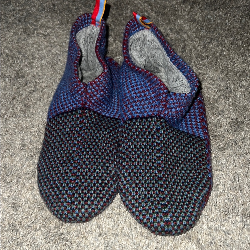 Women’s bombas slippers